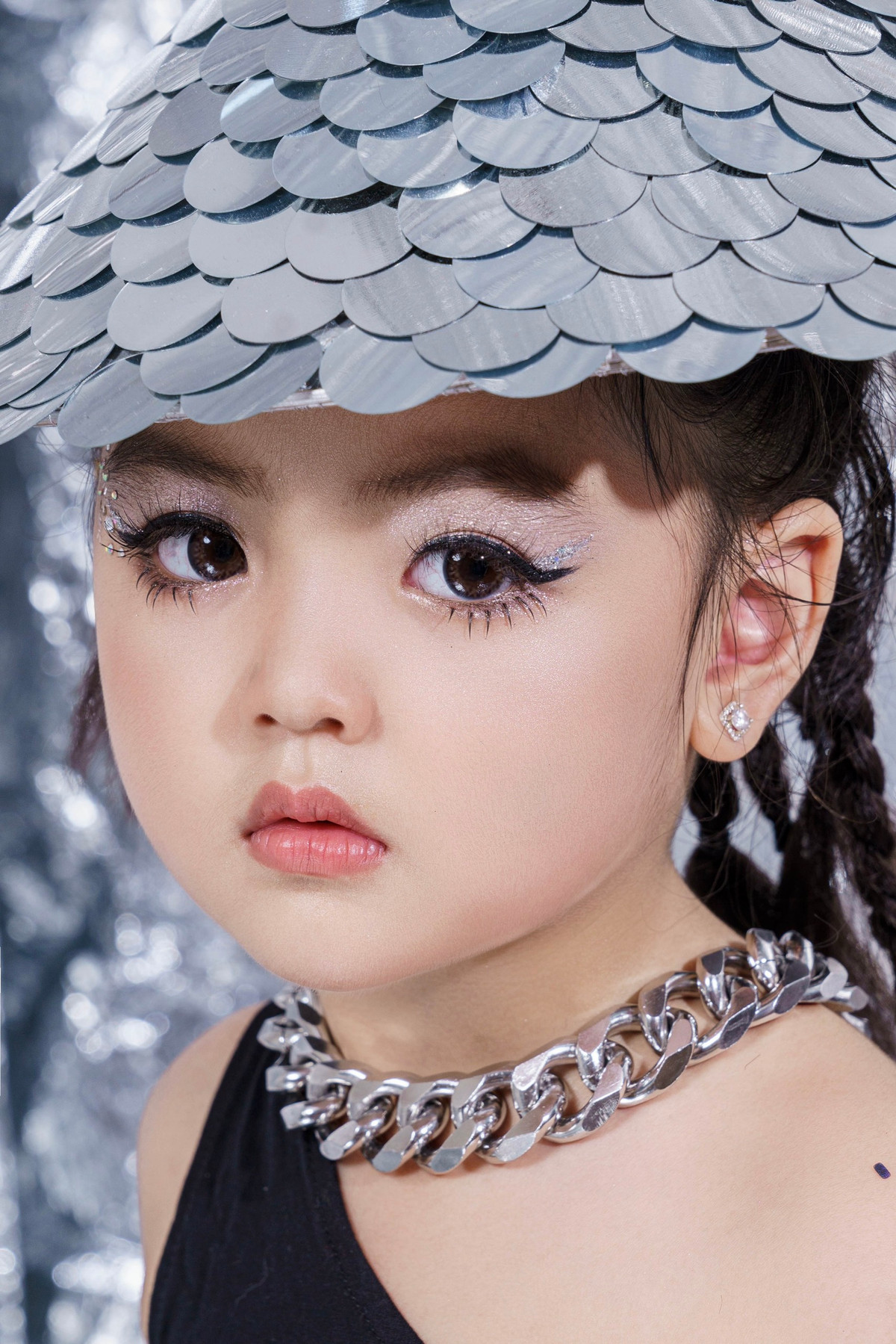 Cô bé từng nhiều lần “làm mưa làm gió” trên cộng đồng mạng với những bộ ảnh đáng yêu, xinh như thiên thần.