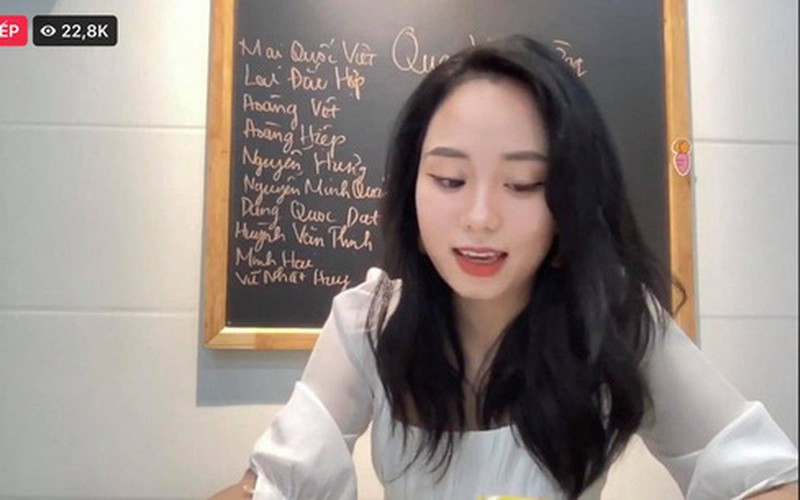 Trước khi nổi tiếng nhờ dạy học livestream trên MXH, Minh Thu từng tham gia giảng dạy ở một trường quốc tế.