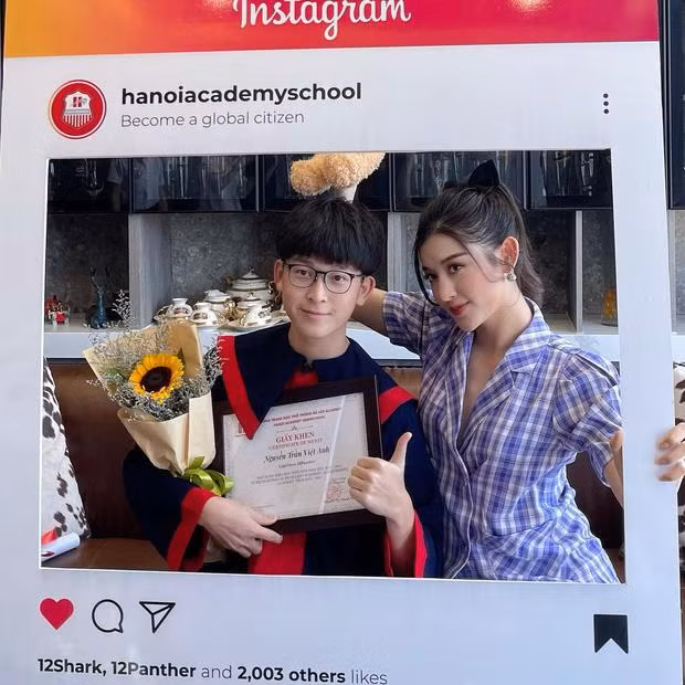 Ngoài ra, Việt Anh còn sở hữu thành tích "khủng" trong học tập như đạt danh hiệu học sinh Giỏi của trường.