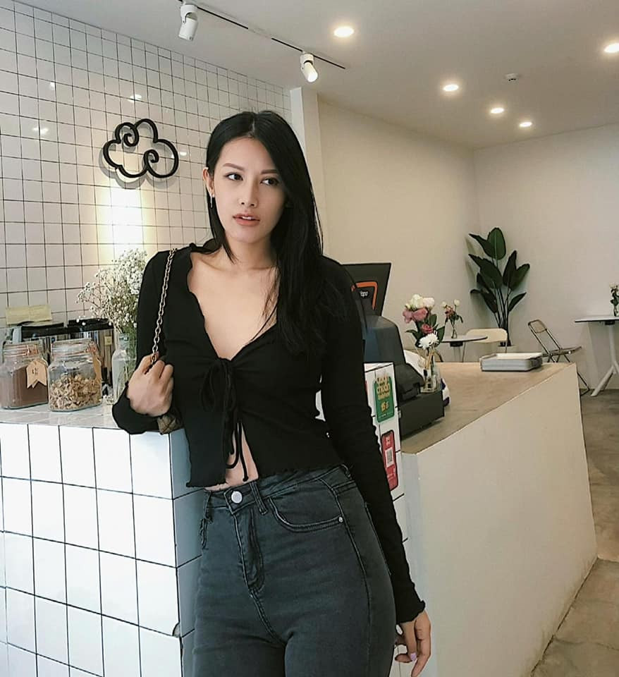 Cô nàng ngày càng xinh đẹp và gợi cảm, trưởng thành hơn.