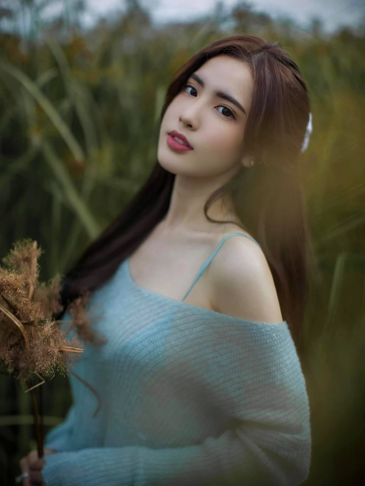 Cũng nhờ sở hữu vóc dáng chuẩn đẹp với số đo 3 vòng 89-56-96 nên đây là lợi thế dành cho Đoan Nghi trong công việc.