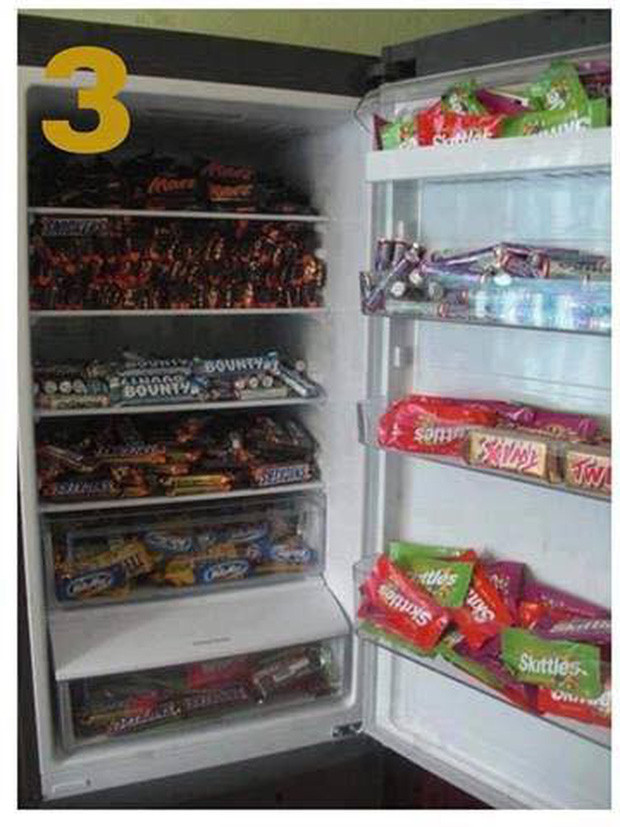 Những người hảo đồ ngọt chắc chắn không thể kìm lòng trước chiếc tủ lạnh dễ thương này rồi.