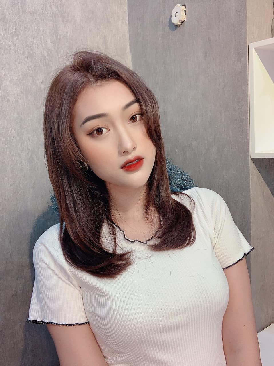 Nhờ vào thân hình cao ráo, số đo ba vòng chuẩn 86 - 60 - 96 mà hiện tại Hải Âu đã sở hữu hơn 11 ngàn theo dõi.