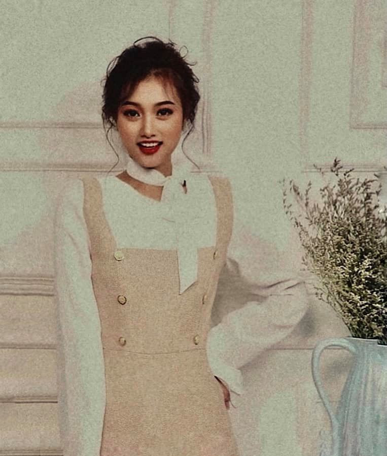 Cô gái 24 tuổi này là fan của CLB Sông Lam Nghệ An và từ bé đến lớn theo dõi rất sát đội bóng quê hương thi đấu.