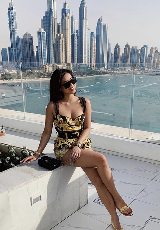 Thân hình gợi cảm của Tiên Nguyễn khiến bao cô gái ghen tị. Ảnh: Tổng hợp