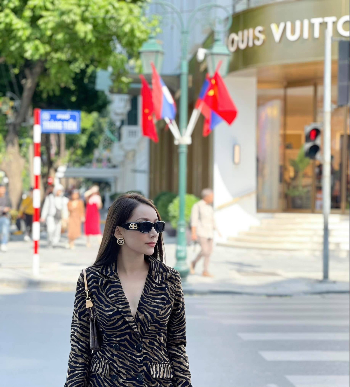 Cô nàng có gu thời trang thời thượng và cuộc sống sang chảnh.