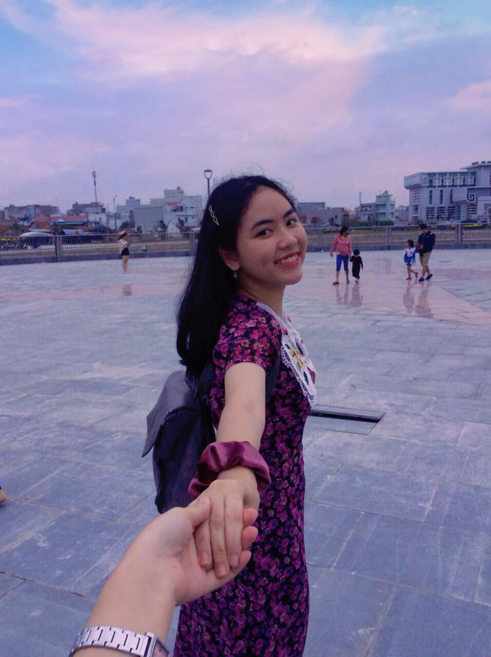 Hình ảnh nữ sinh Phú Yên đăng quang danh hiệu Hoa khôi cuộc thi được chia sẻ trên fanpage chương trình "Đường lên đỉnh Olympia" nhận được nhiều sự quan tâm, bình luận.