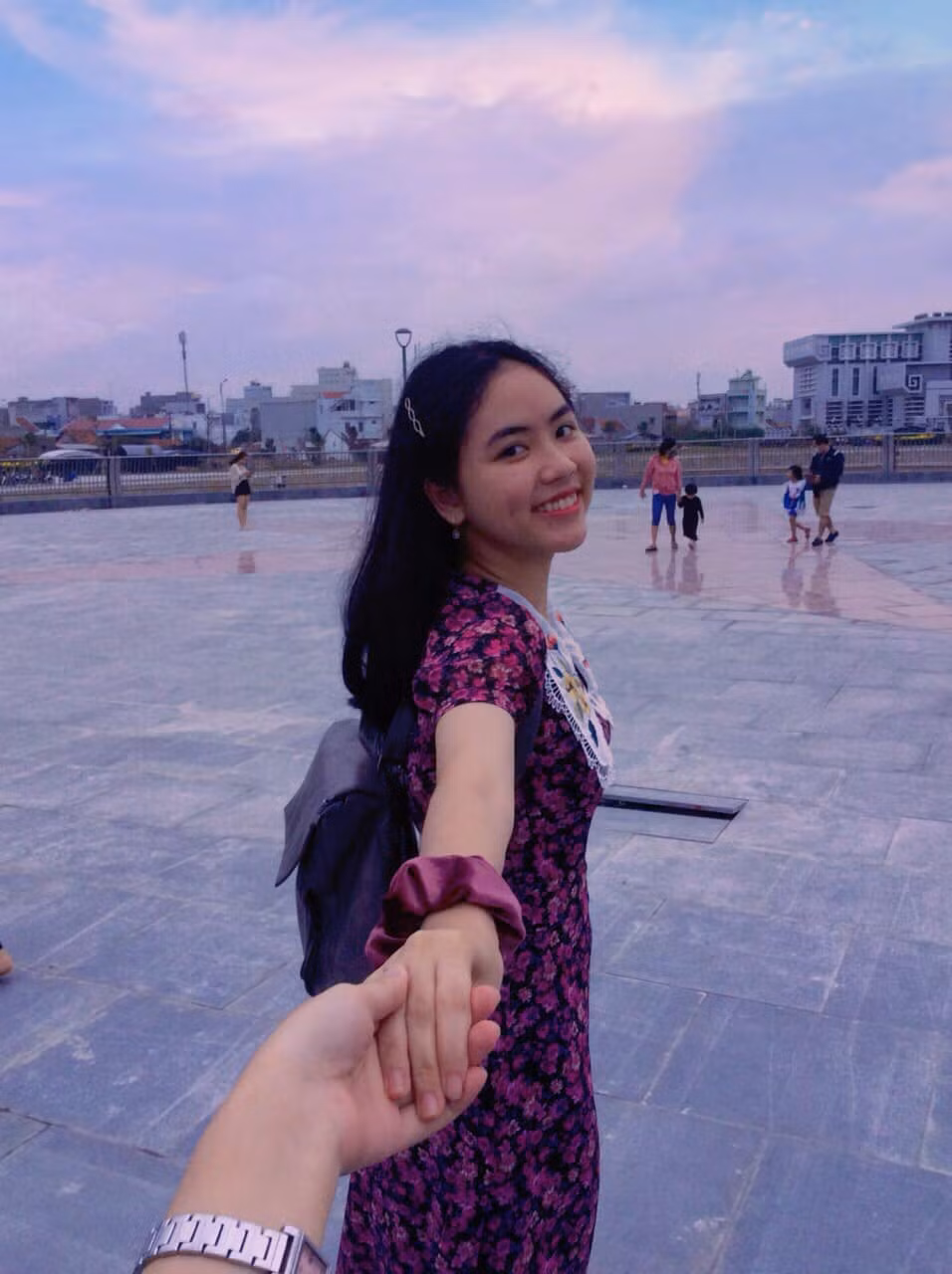 Hình ảnh nữ sinh Phú Yên đăng quang danh hiệu Hoa khôi cuộc thi được chia sẻ trên fanpage chương trình "Đường lên đỉnh Olympia" nhận được nhiều sự quan tâm, bình luận.