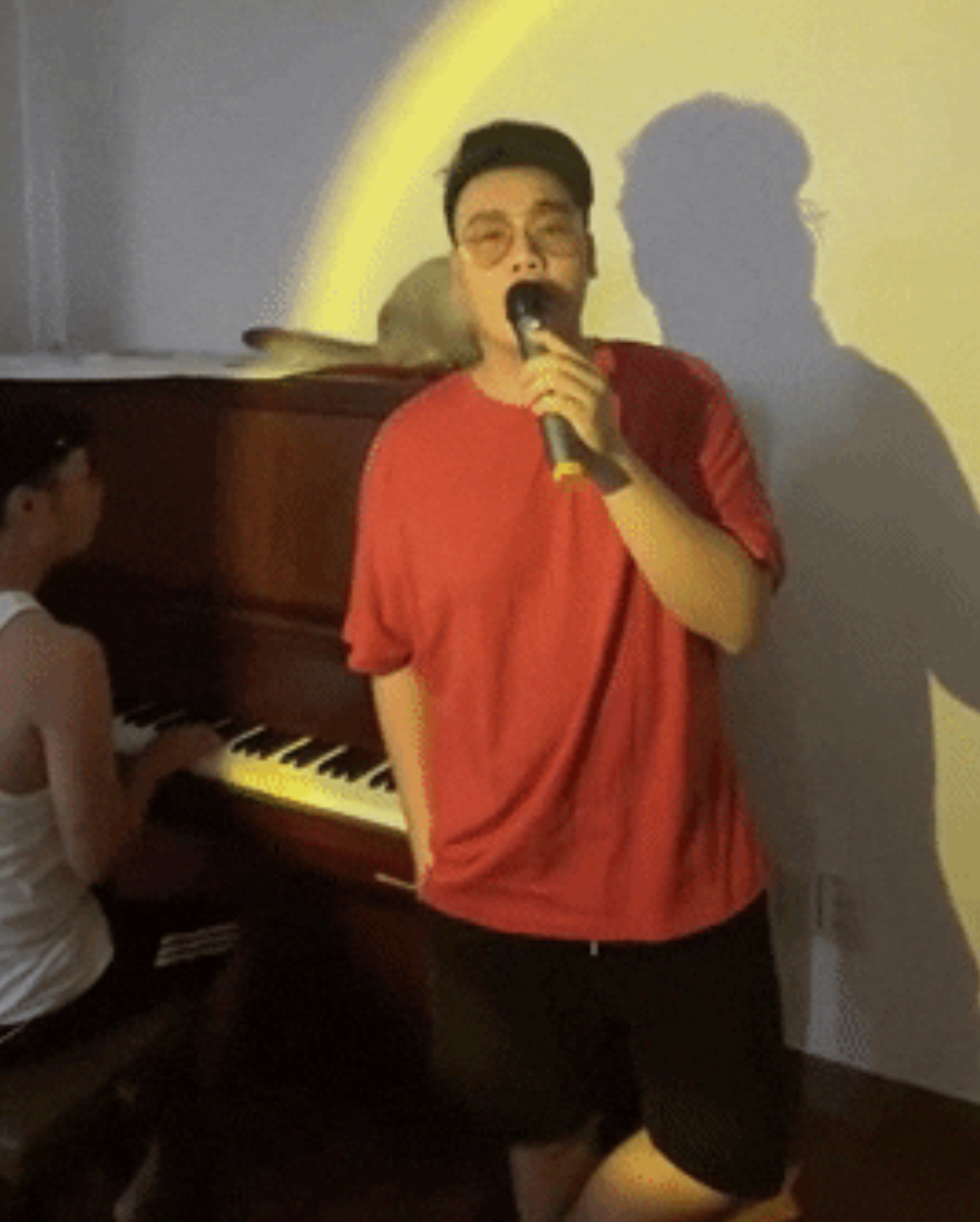 Điển hình như chàng nhạc sĩ Hamlet Trương đã bắt trend sang các ca khúc thiếu nhi khác, làm mới luôn ca khúc Rửa Mặt Mèo.