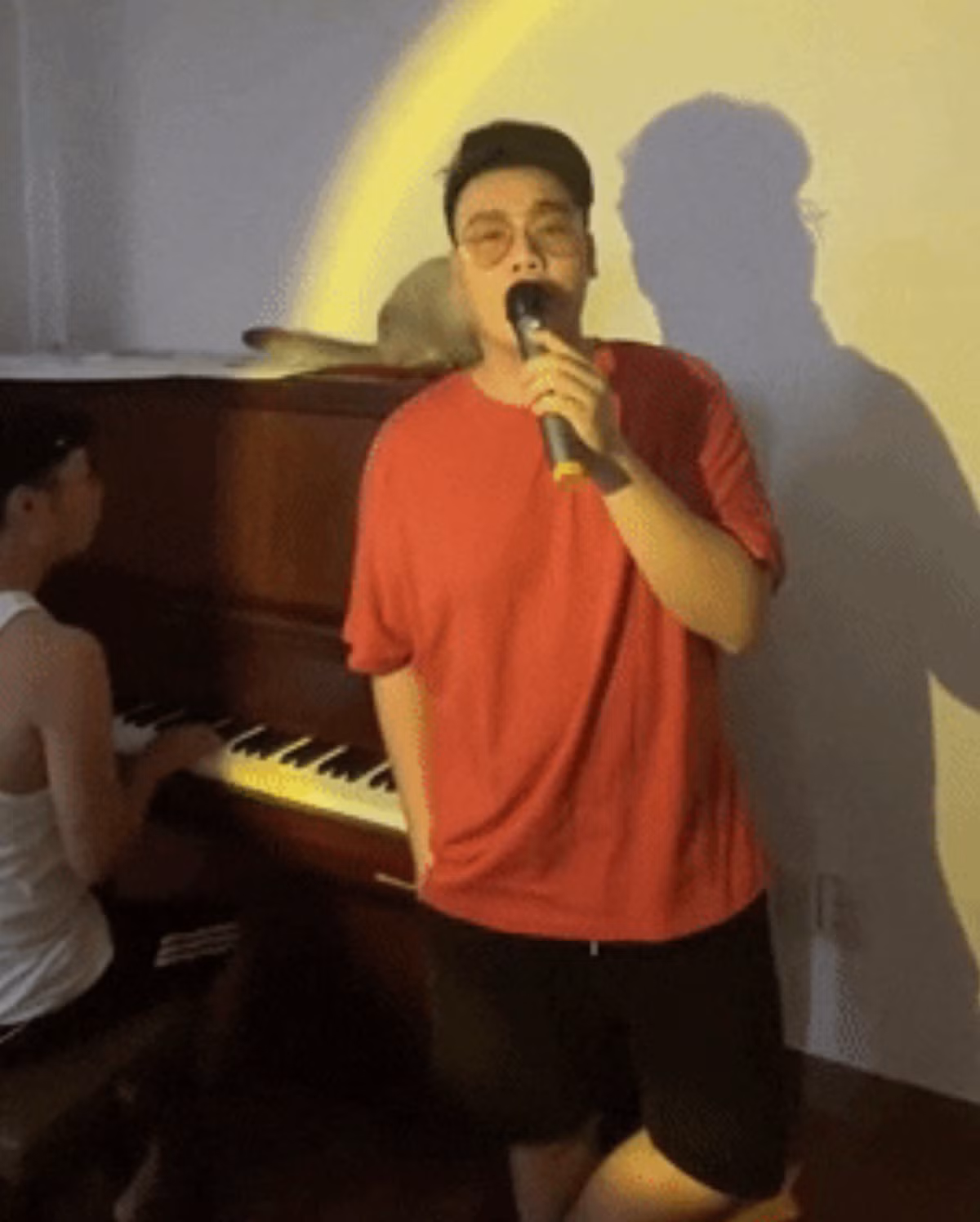 Điển hình như chàng nhạc sĩ Hamlet Trương đã bắt trend sang các ca khúc thiếu nhi khác, làm mới luôn ca khúc Rửa Mặt Mèo.