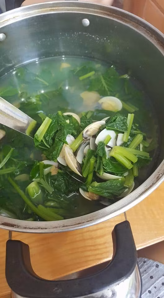 Trên đời có kiểu người cứ vào bếp tạo ra thảm họa, kể cả chế biến món đơn giản nhất như nấu, luộc rau cũng chẳng xong.
