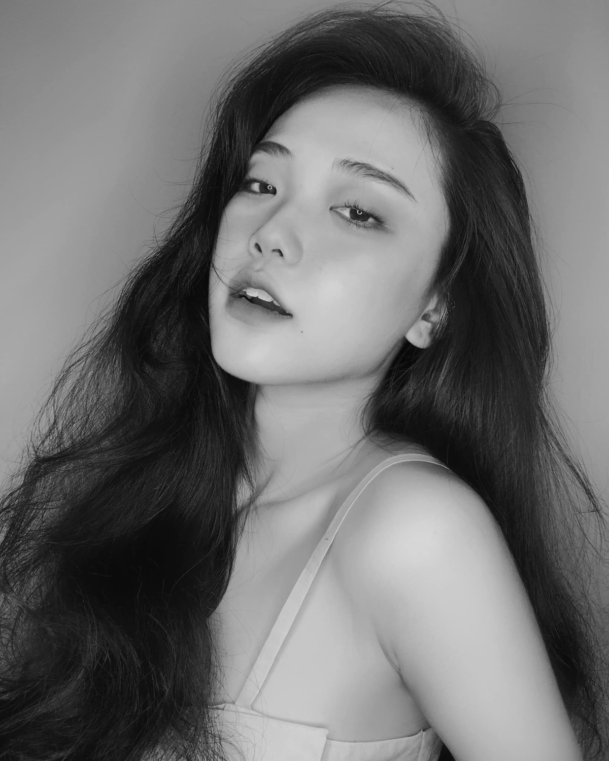 Sở hữu ngoại hình xinh đẹp nên Trúc Phương sớm tham gia chụp ảnh, hiện tại cô bạn có thể kiếm được thu nhập không hề nhỏ trong một tháng nhờ việc làm người mẫu ảnh.