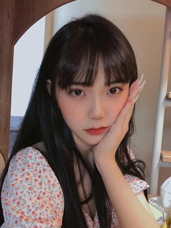 Không chỉ xinh đẹp, Phương còn khiến bạn bè phải nể phục khi cô có thể tự lập từ rất sớm mà vẫn học giỏi và sống hòa nhã.