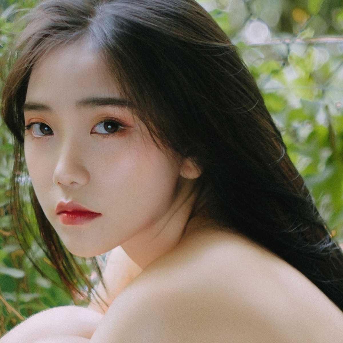 Trúc Phương sở hữu nhan sắc xinh đẹp với gương mặt thanh tú, đôi môi trái tim khiến bao người ao ước.