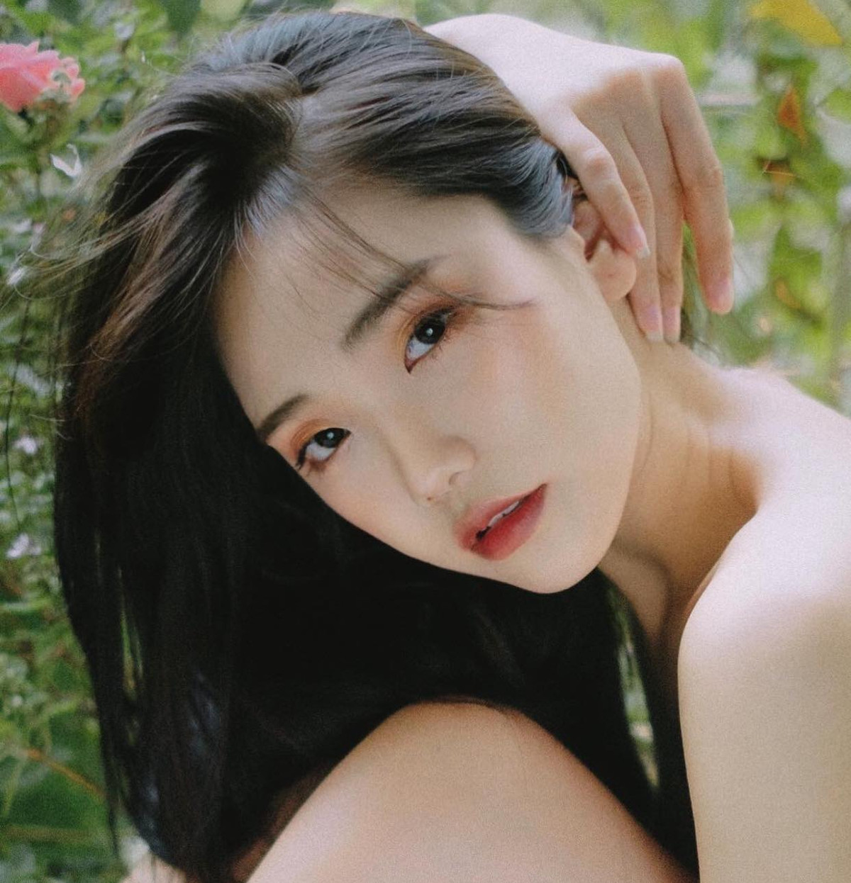 Những hình ảnh ngoài đời của nàng hot girl 2K này thực sự khiến người đối diện phải đổ gục vì quá khả ái, cuốn hút.