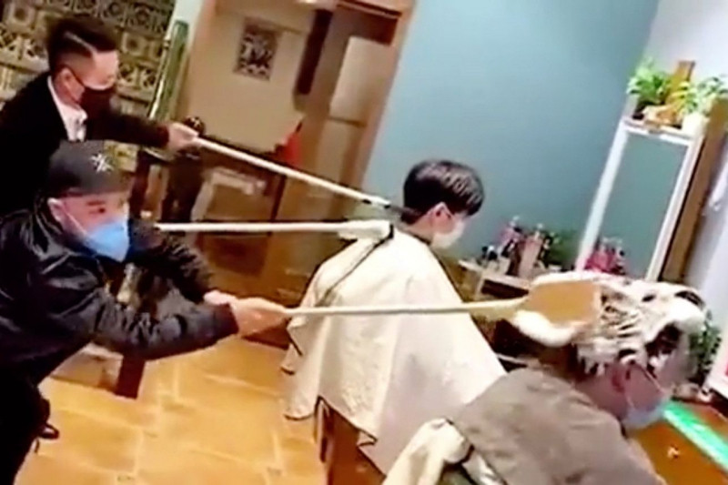 Kể từ khi làn sóng dịch COVID thứ 4 quay trở lại, người dân càng nâng cao hơn ý thức, hạn chế tiếp xúc khi không thật cần thiết.