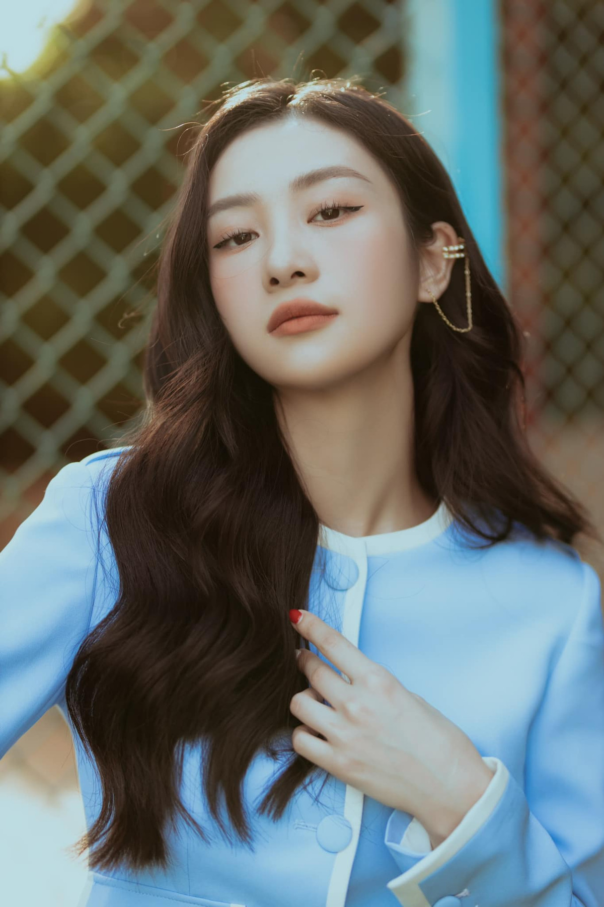 Cô nàng cực kỳ tự tin khoe những đường cong gợi cảm và số đo 3 vòng chuẩn chỉnh của mình.