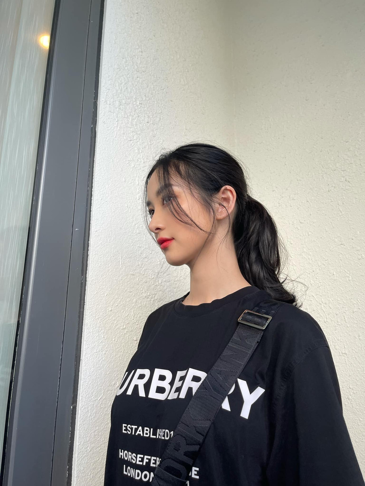 Bên dưới, nhiều cư dân mạng tỏ ra đồng cảm và "thương Jun Vũ" khi bị hiểu nhầm tên của một hot girl khác.