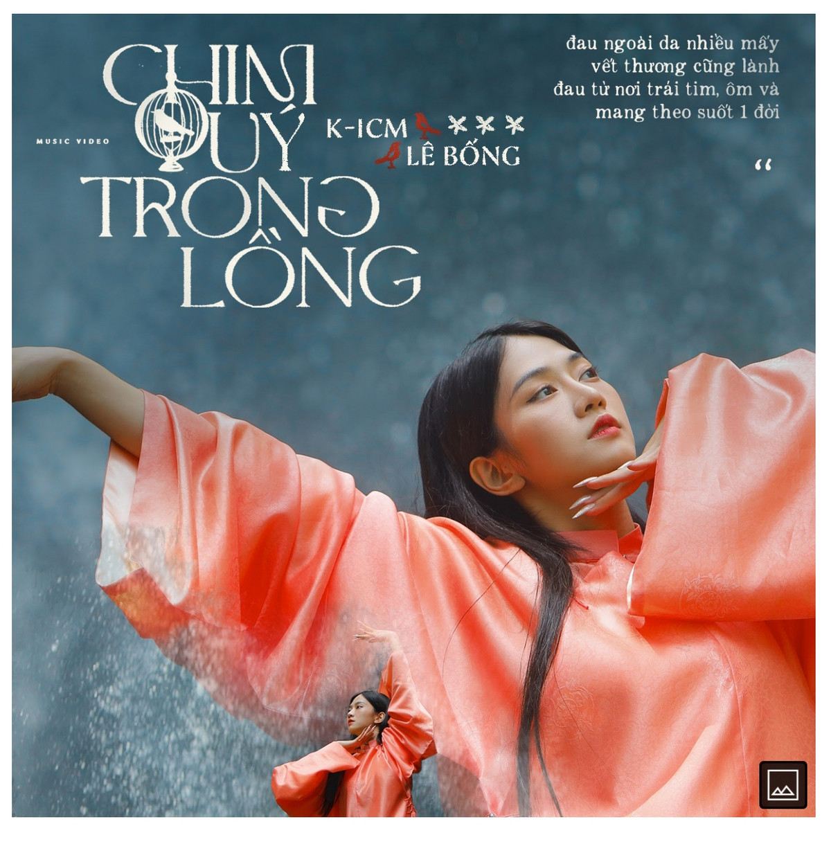 Hầu hết trong MV hot girl Lê Bống chiếm trọn spotlight, cô xuất hiện xuyên suốt trong, thể hiện những điệu múa cổ xưa.