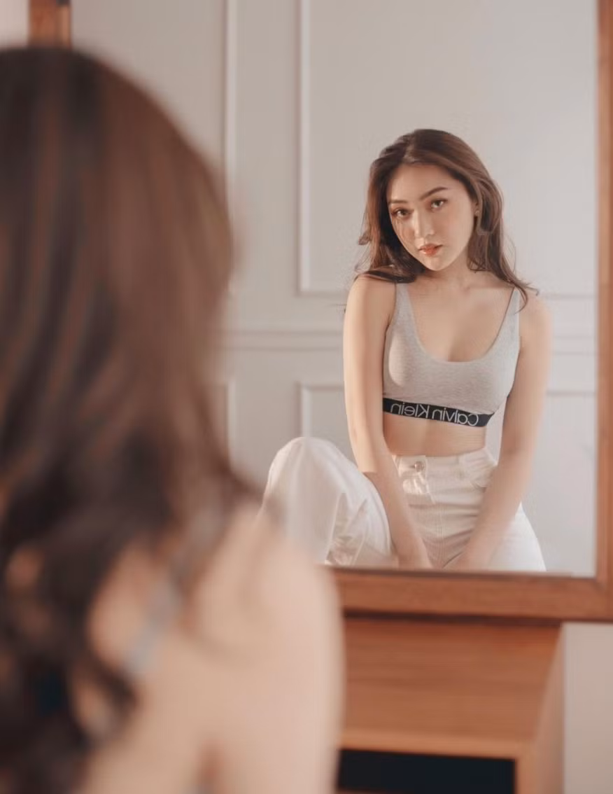 Chloe Nguyễn (tên thật: Nguyễn Cao Quỳnh Anh, sinh năm 1997), được biết đến là beauty blogger tài năng ở Sài Gòn.