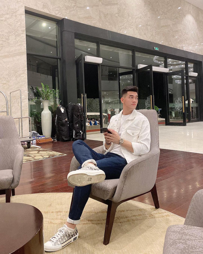 Sau khi hết thời gian cách ly và trở về nhà, chàng trai gốc Hải Dương đang tận hưởng những ngày vui vẻ bên gia đình.