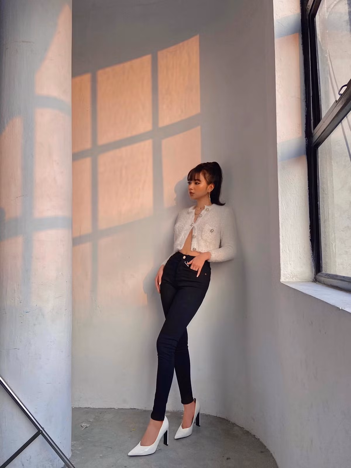 Kim Chi tiết lộ hiện tại mình đang độc thân. Cô bạn còn cho biết tỏ tình toàn bị từ chối và đường tình duyên khá lận đận. Ảnh: FBNV