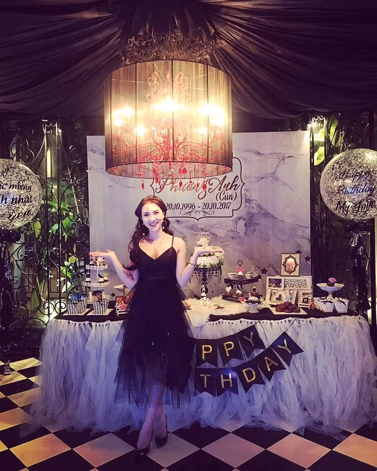 Phương Anh hiện tại vẫn ghi điểm bởi nhan sắc trẻ trung, xinh đẹp.