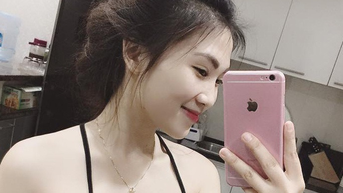 Dù sở hữu vẻ ngoài xinh đẹp, lại trở thành Hoa khôi trường Báo nhưng Vũ Phương Anh lại không lấn sân vào showbiz.