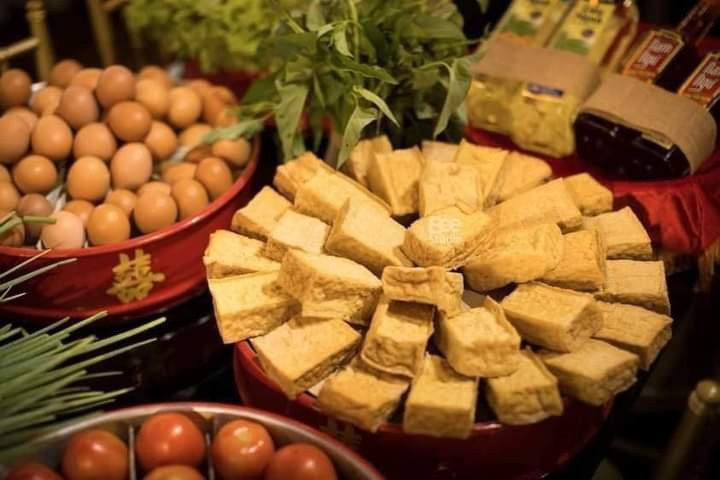 Bài đăng về mâm sính lễ mùa dịch này nhanh chóng nhận được nhiều lượt tương tác, chia sẻ. Ảnh: Bee Studio