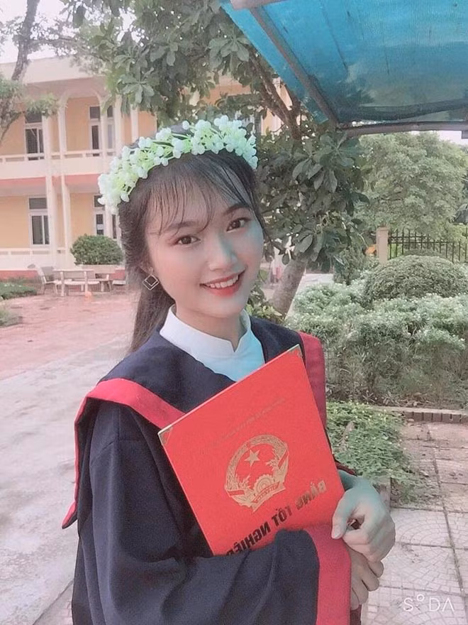 Với số điểm ấn tượng, Thu Hường đã trúng tuyển vào ngành Luật Kinh tế của trường Đại học Luật Hà Nội.