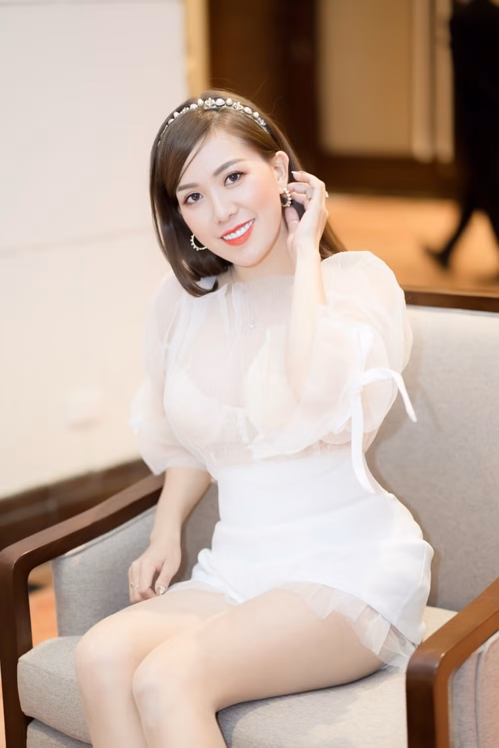 So với trước đây, nhan sắc cựu hot girl ở thời điểm hiện tại có phần khác lạ hơn nhưng nhìn chung cô nàng vẫn luôn xinh đẹp và nóng bỏng.