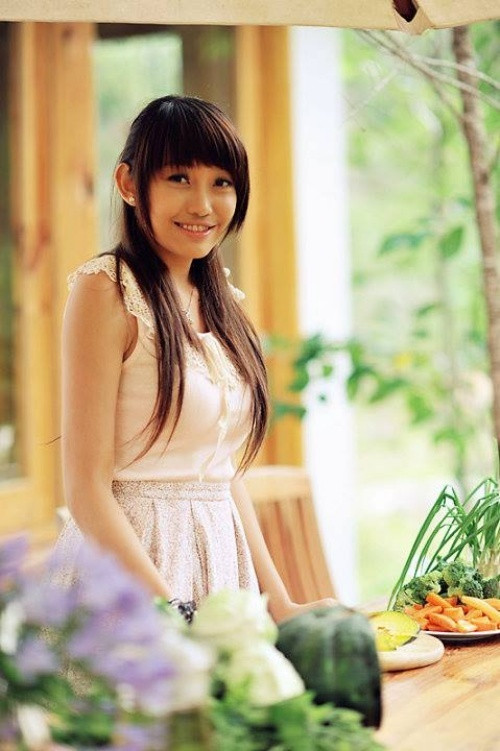 Hình ảnh thời mới nổi tiếng của Minh Trang bị "khui" lại khiến netizen không khỏi ngỡ ngàng bởi nhan sắc thay đổi quá nhiều.