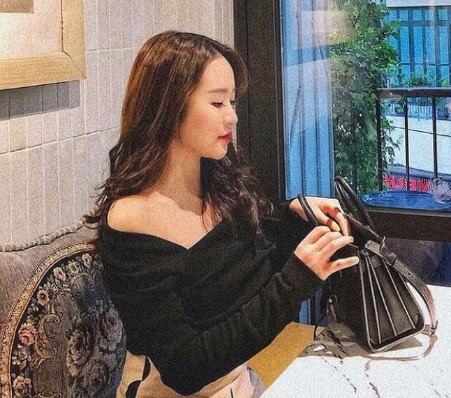 Cô gái này gần như ẩn toàn bộ bài đăng. Những hình ảnh để ở chế độ công khai trên Facebook cũng rất ít.