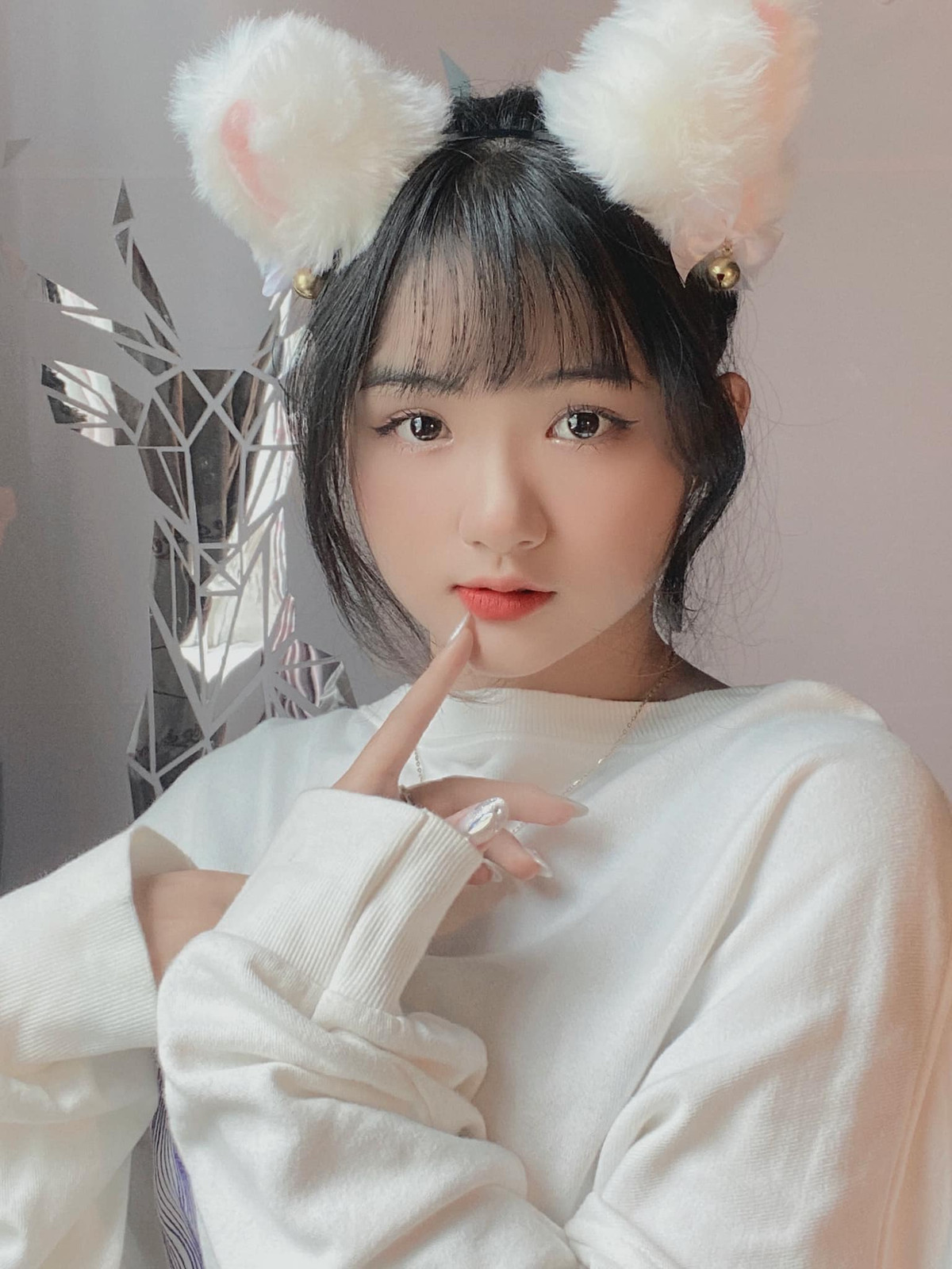 Mái tóc đen dài cùng thân hình cân đối đã giúp cô nàng ghi điểm không ít trong mắt người theo dõi.