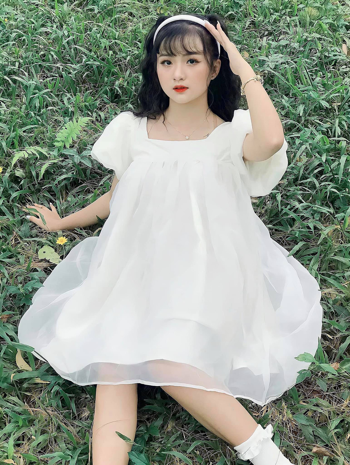 Ngọc Tuyền còn gây ấn tượng khi thử nghiệm nhiều phong cách trang phục từ cá tính, mạnh mẽ đến dịu dàng, nữ tính.