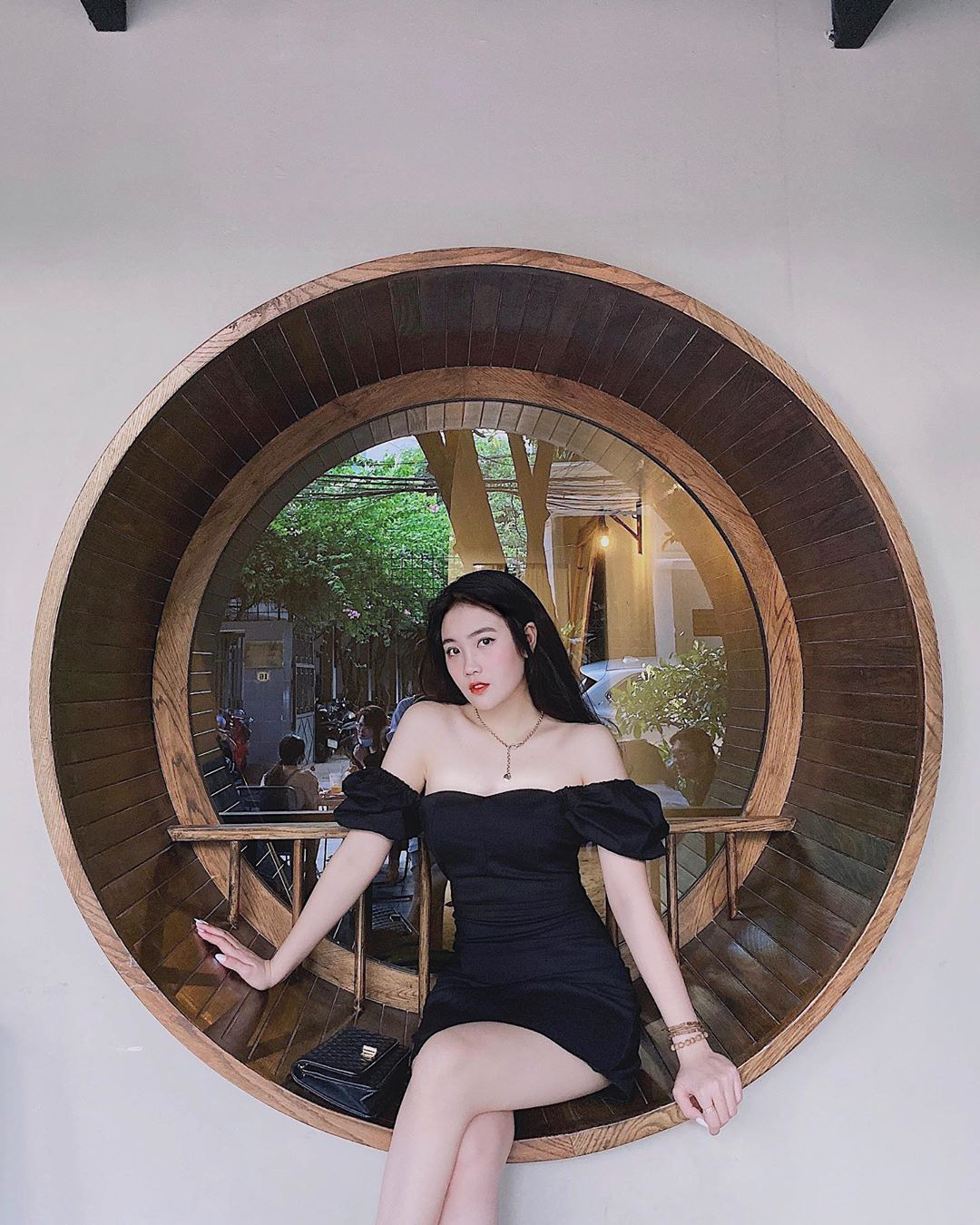 Sau hơn 1 năm "đường ai nấy đi", tình cũ Đoàn Văn Hậu khiến người hâm mộ bóng đá chú ý hơn khi cô gái này bất ngờ "lột xác" ngoại hình xinh đẹp, quyến rũ.