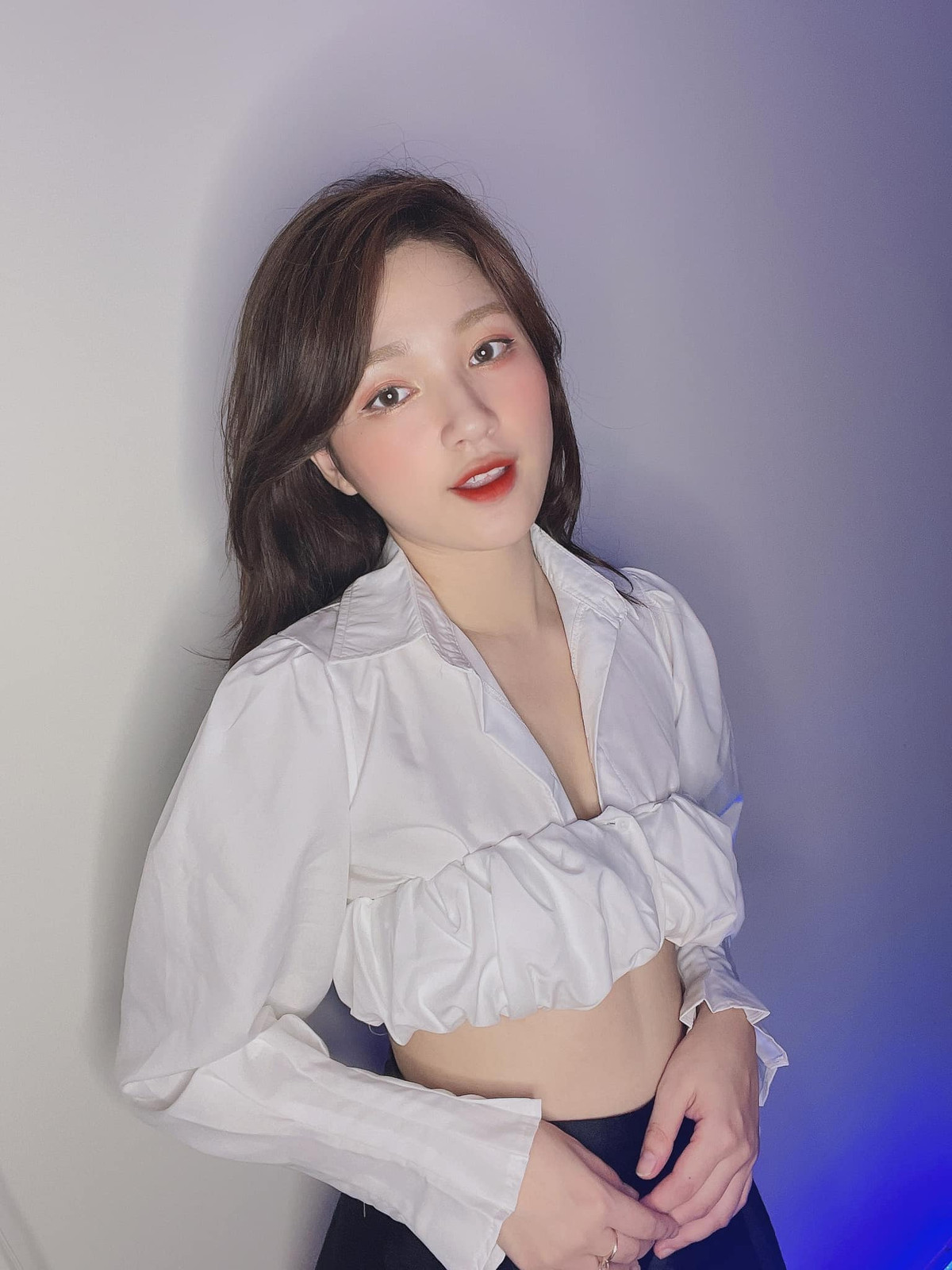 Tiêu Ngọc sở hữu nhan sắc xinh đẹp, với nét mong manh, nhẹ nhàng và khuôn mặt khả ái.