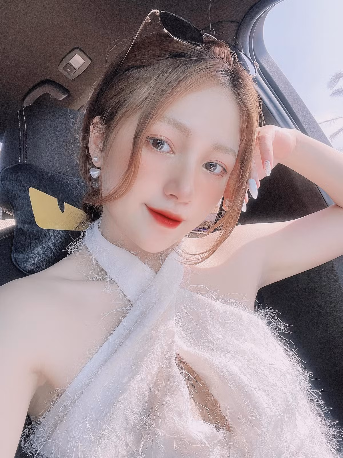 Tiêu Ngọc được nhận xét là có nhiều nét giống Hoà Minzy. Ảnh: FBNV