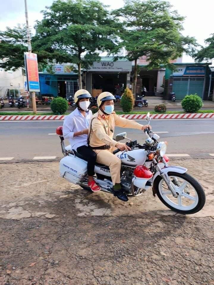 Thông tin về hình ảnh này đã nhanh chóng được chia sẻ rộng rãi trên mạng xã hội. Ảnh: Không Sợ Chó