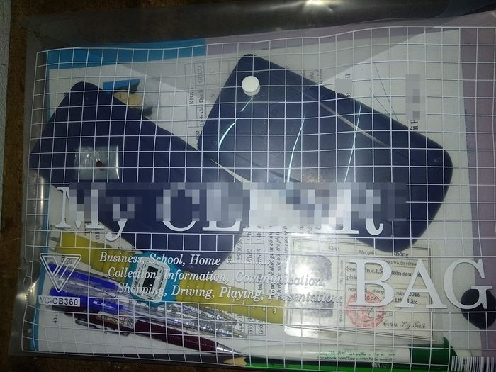 Có thí sinh còn cẩn thận đem hẳn một hạt đậu đỏ để lấy may.