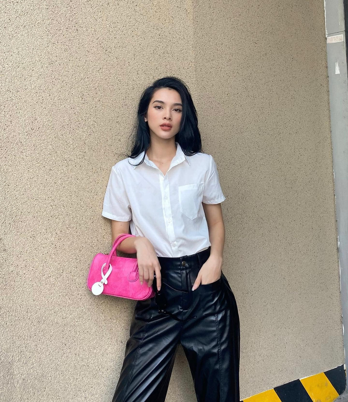 Bên cạnh diễn xuất, đời tư của Quỳnh Lương cũng được netizen quan tâm khi liên tục vướng phải những lùm xùm như phẫu thuật thẩm mỹ hay bị đồn làm tuesday, ...