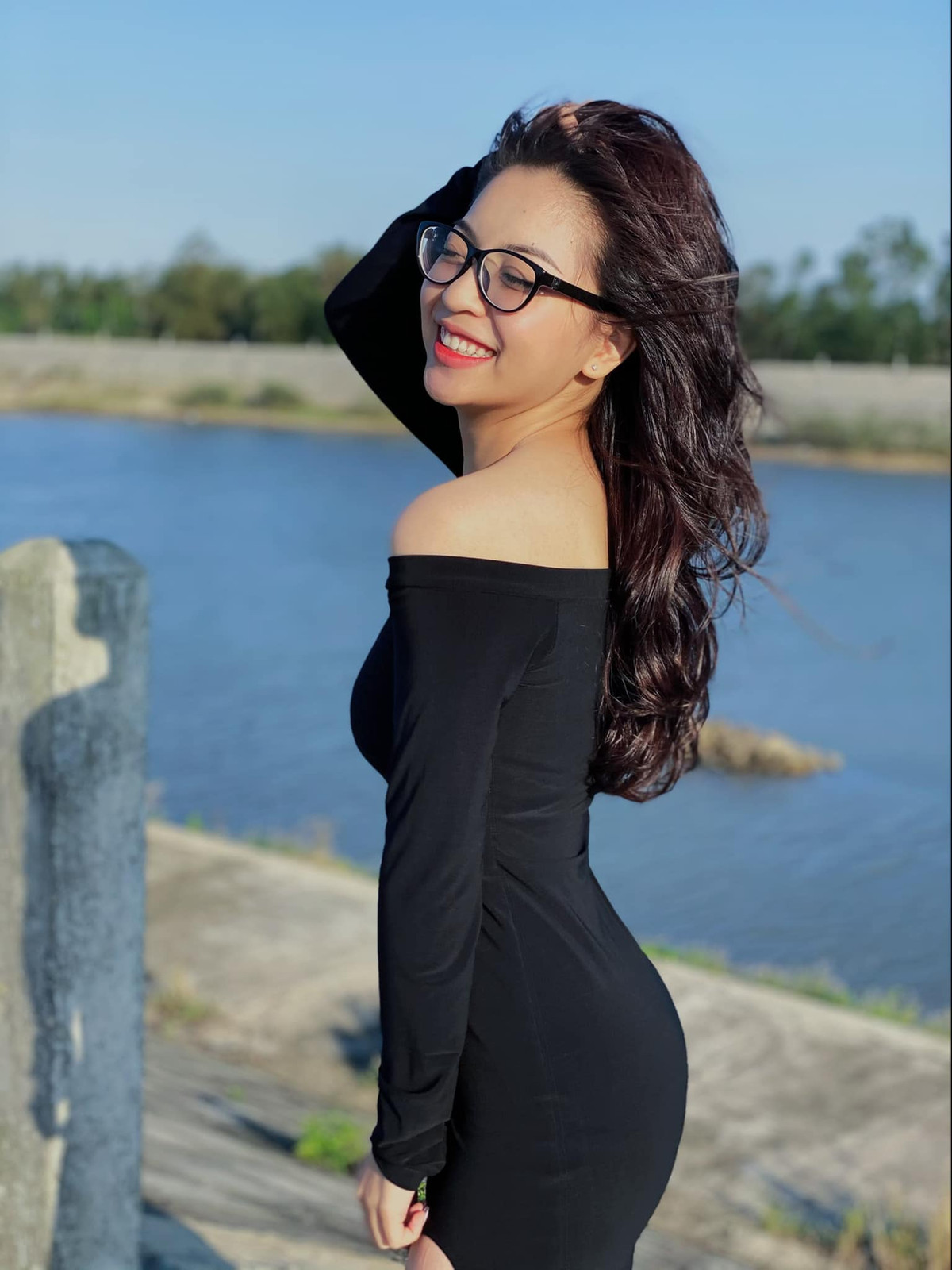 Nhật Lê được khen nhan sắc ngày càng lên hạng sau khi chia tay Quang Hải.