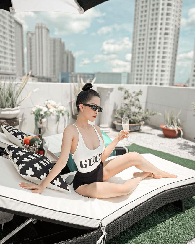 Ở nhà mà vẫn có ảnh đẹp như đi nghỉ dưỡng ở resort 5 sao, đẳng cấp phu nhân hào môn của Trang Pilla là không có gì để nghi ngờ hết.