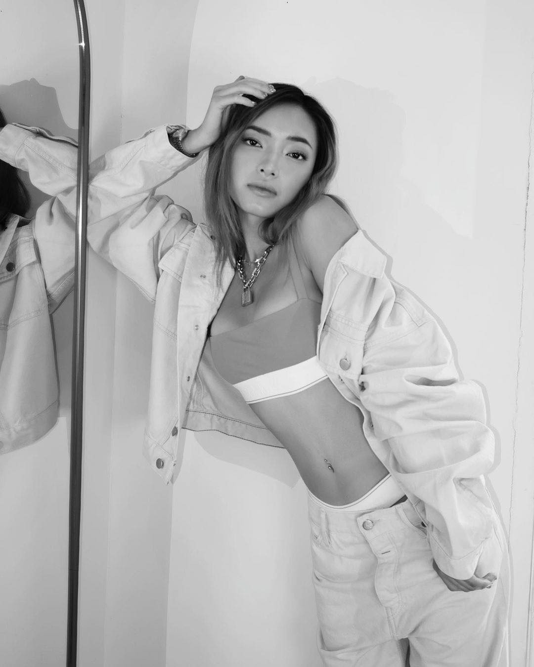 Từ một hot girl, hiện cô được biết đến là fashionista nổi tiếng không chỉ tại Việt Nam mà còn cả châu Á.