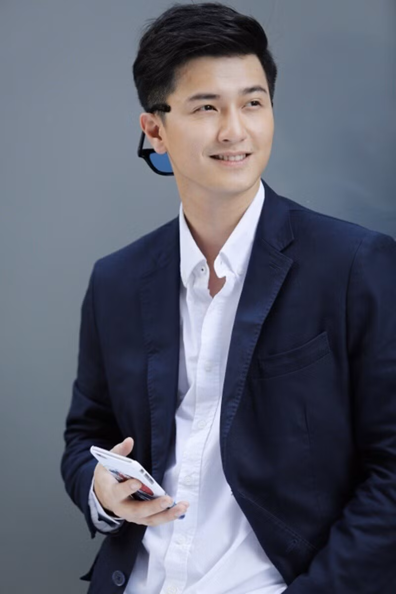 Tối ngày 13/7, netizen xôn xao bàn tán trước thông tin diễn viên Huỳnh Anh bị tố nợ 200 triệu đồng, mãi chưa chịu trả dù đã quá hạn.