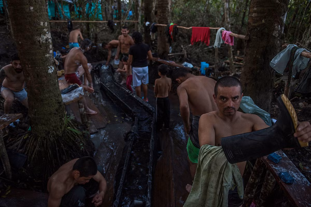 Một hình ảnh cuộc sống đời thường của lực lượng FARC. Ảnh USN