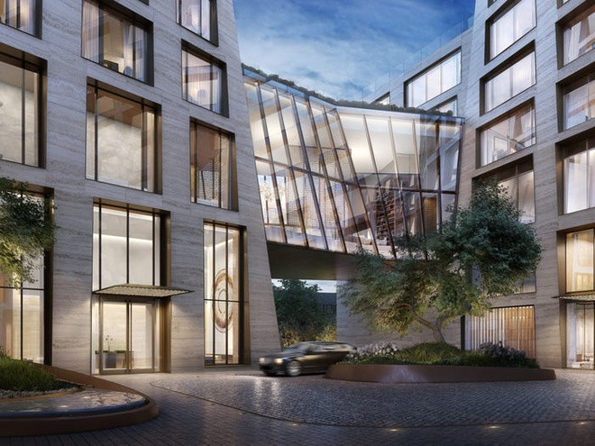 Theo Wall Street Journal, người giàu nhất thế giới Jeff Bezos được cho là đã xem xét để mua một căn hộ ở tòa nhà XI trong năm 2019.