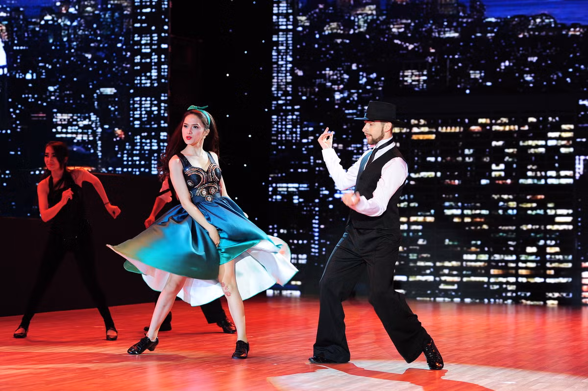 Nhap vien vi kiet suc ba gia Chi Pu van nhay sung-Hinh-6