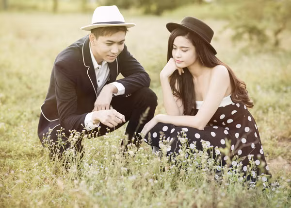 Trong đoạn status cũng cho biết, Trương Quỳnh Anh cùng bé Sushi đã dọn ra khỏi nhà bởi cô không thể chịu đựng thêm những tổn thương mà anh mang lại. Nữ ca sĩ xinh đẹp không muốn sống trong buồn bã thêm nữa và quyết định dừng lại. Nhưng lời cầu xin tha thiết của Tim trên trang cá nhân khiến bạn bè, người hâm mộ xúc động và hi vọng Trương Quỳnh Anh có thể tha thứ và quay về.