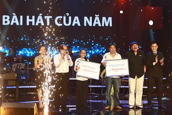 Phuong My Chi pha ky luc, gianh 1 ty dong tu BHYT-Hinh-2